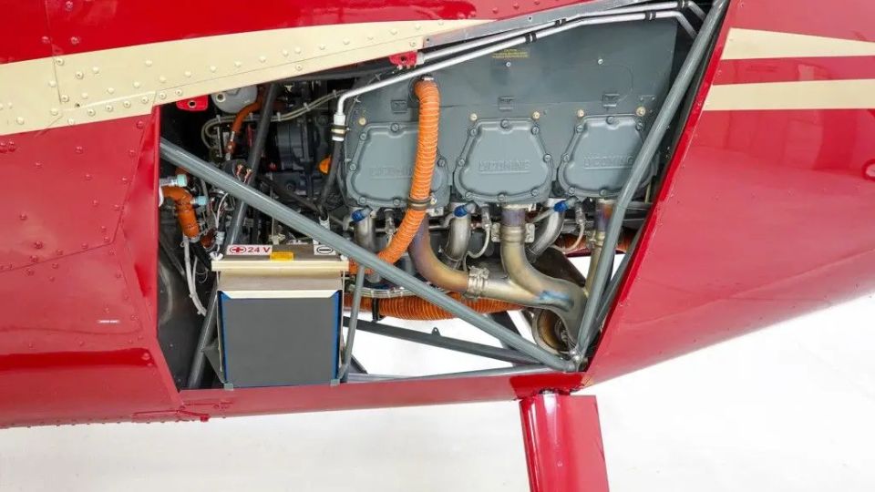 Robinson R44 6